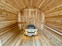 The Butterfly House: with sauna and fully-fenced yard