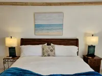 Sand Pebble 1 Bdrm Apt on Marley Beach w/ ocean views & steps to private beach Hotels in Warwick