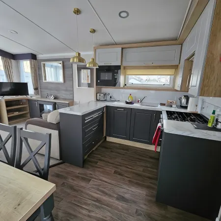 Freesia 3 Bedroom Modern Caravan Rockley Park, Poole Harbour, Dorset. Dogs free.