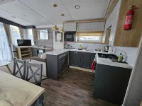 Freesia 3 Bedroom Modern Caravan Rockley Park, Poole Harbour, Dorset. Dogs free. - Homestays