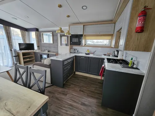 Freesia 3 Bedroom Modern Caravan Rockley Park, Poole Harbour, Dorset. Dogs free. - 3 Sao