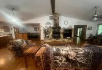 Cozy 3-bedroom cabin off the grid in the Smokey mountains with WiFi, AC