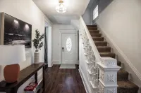 FarnamFieldhouse+HotTub+EpicGameRoom+FirePit+Mural - 4-Star