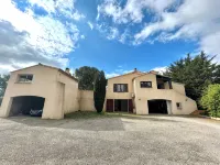 4 bedroom house in the heart of the pine forest with swimming pool - 빌라