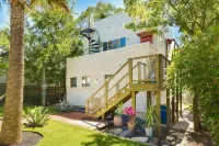 Eastside Downtown Skyline Stunner - Bungalows