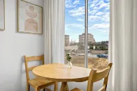 Charming Riverwalk Retreat – Spacious Downtown Condo