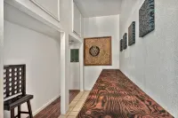 Villa Vino! Spacious 6Bd + Hot Tub in Wine Country - 4-Star