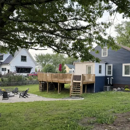 Steps to Farmers Market & Beach! Huge Deck + Fire-Pit