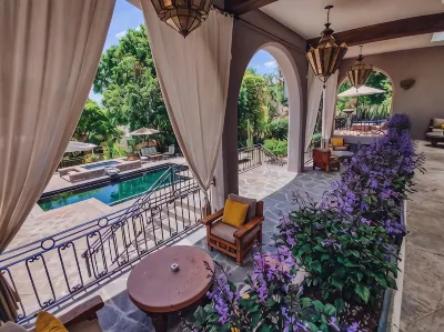 Casa Cien Hotel di 