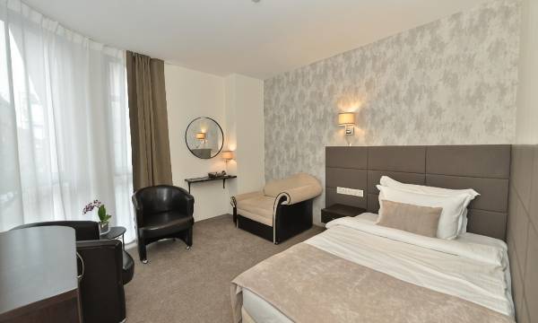 Art Plaza Hotel