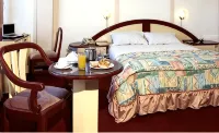 Americana Hotel
