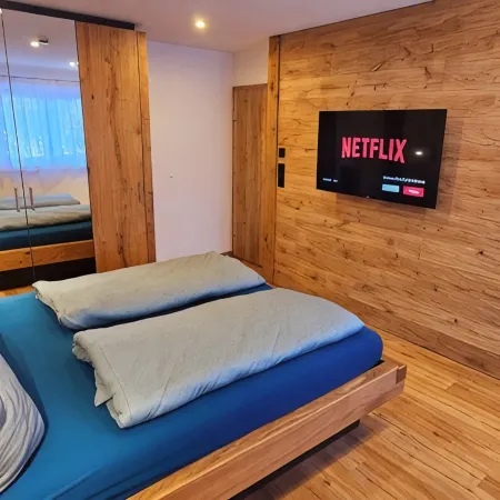 Apartment Hipp No. 9 - 74m² new building on the 1st floor with balcony and mountain view Отели в г. Хальблех
