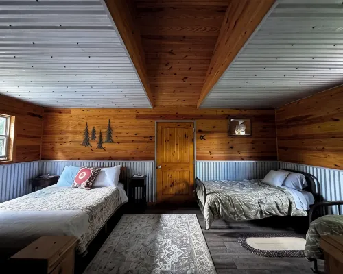 Mennonite Built Cabin on 81 acres surrounded by 30,000 acres of state park Hotels in Bledsoe County