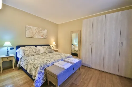 RENZO by KlabHouse-Central 2BDR lakeview w/AC - 3つ星