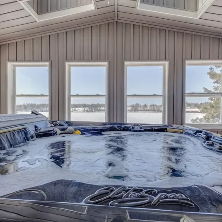 Water Front with Access: Sauna & Hot Tub, Dock, 3 Bedrooms