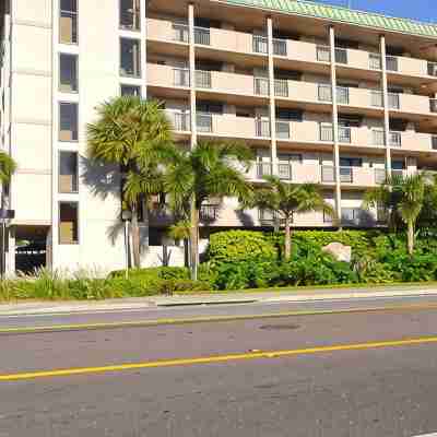 WE ARE READY FOR OUR GUESTS TO RETURN AND ENJOY INDIAN ROCKS BEACH! Hotel Exterior