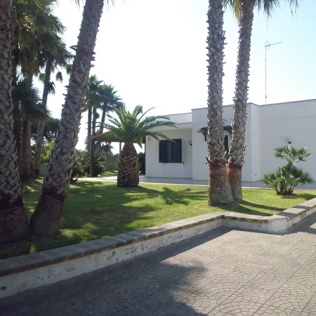 Torre Dell Orso: House / Villa - Torre dell'Orso