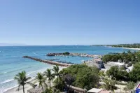 Farito Beachfront Penthouse, Surf & Paddle Board.