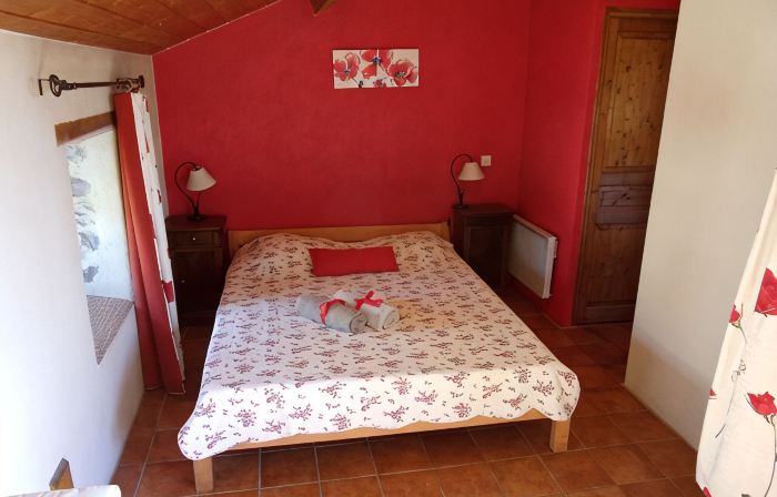 Charming cottage la FENIERE in quiet area, 105m², 3 ch, heated swimming pool
