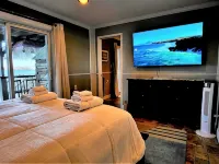 New-First Floor Lakefront, 160 ft Dock, 2 Minutes to Browns Beach & Restaurants! فنادق في مالتا