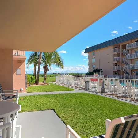 Fully Updated, Ground Floor Luxury Condo, Great Ocean View - Unit 49