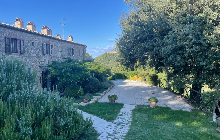 Agriturismo I Casali - A stone farmhouse from 1850 with pool