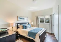 Oceanfront Relaxation in Rockaway Beach - 4-Star