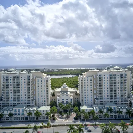 Resort style 1BR/1BA condo