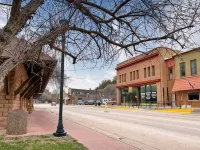 Historic Evanston Building Downtown + Walk to Moccasin Springs, Restaurants, VA Hotels in Fall River County