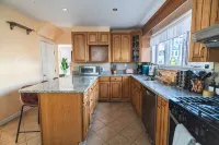 Tufts 4BD/2BA - 5.MIN to Harvard&Boston / Free Parking / Walk to Subway