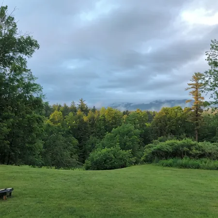 Charming Barn Carriage House in Green Mountains of Vermont Near Middlebury Отели в г. Аддисон