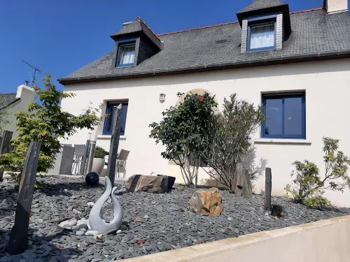 Family house 500 m from the sea