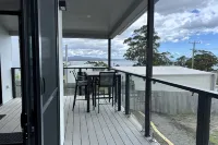 HORIZON at BINALONG BAY Have fun with the whole family at this new beach house. - 4-Star