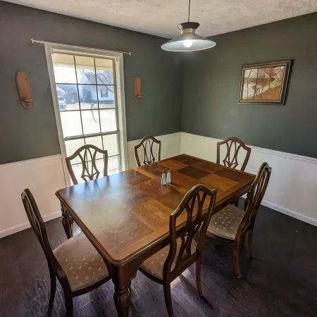 N. Jackson 3BR Oasis - Walk to Stores & Food