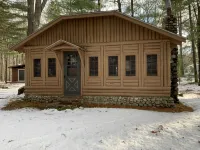 Two Lake Cabins and Five Bedrooms with Wifi Kayak, Swim and Fish