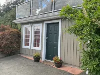 Chinook Cottage H591005337