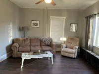 4Br Historic Home Near Makoshika State Park. Sleeps 9, Pet Friendly, Agates