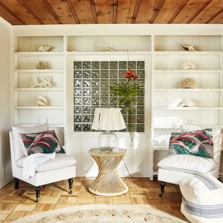Stylish, and Relaxing in a Charming Neighbourhood with a Secluded Local Beach.