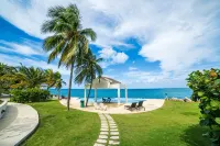 Luxury Waterfront 1/1 with Pool and Gym