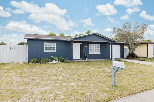 2Br Home w/ Private Pool, Fire Pit & Grill / Near Springs