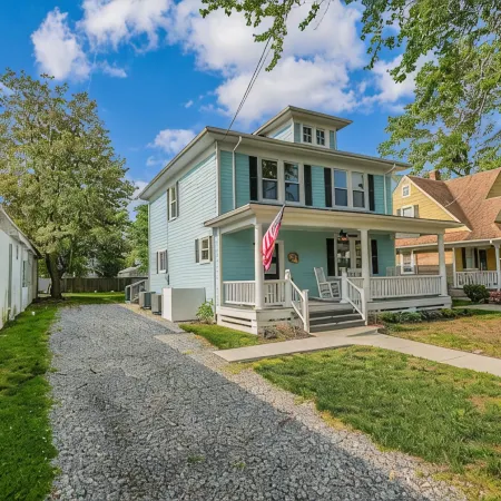 Hawthorn House Remodeled 3BR Walk to Town!