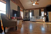 "Historic Loft Retreat in Downtown Bloomington" - Apartments