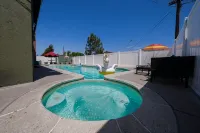 Private Oasis Near Downtown with Heated Pool and Spa