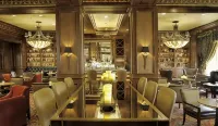 Warwick Melrose Hotel - bar
