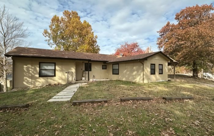 Lakefront in Duck Creek with Private Dock, 2 Units