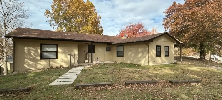 Lakefront in Duck Creek with Private Dock, 2 Units Hotels in Delaware County