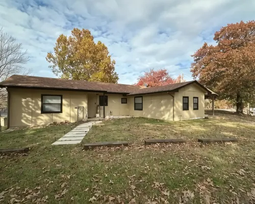 Lakefront in Duck Creek with Private Dock, 2 Units Hotels in Cleora