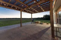 Modern 6 Bedroom Farm House Venue
