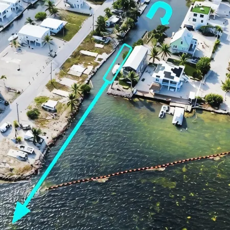 Upscale ocean front home & easy canal boat access to Gulf or Atlantic