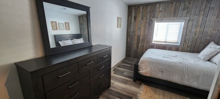 A Farmhouse style lodge, Centrally Located & Family Friendly Unit! Hotels in Gillette